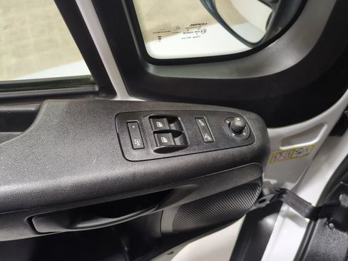Used 2025 RAM ProMaster 2500 w/ Convenience Group FWD image 15