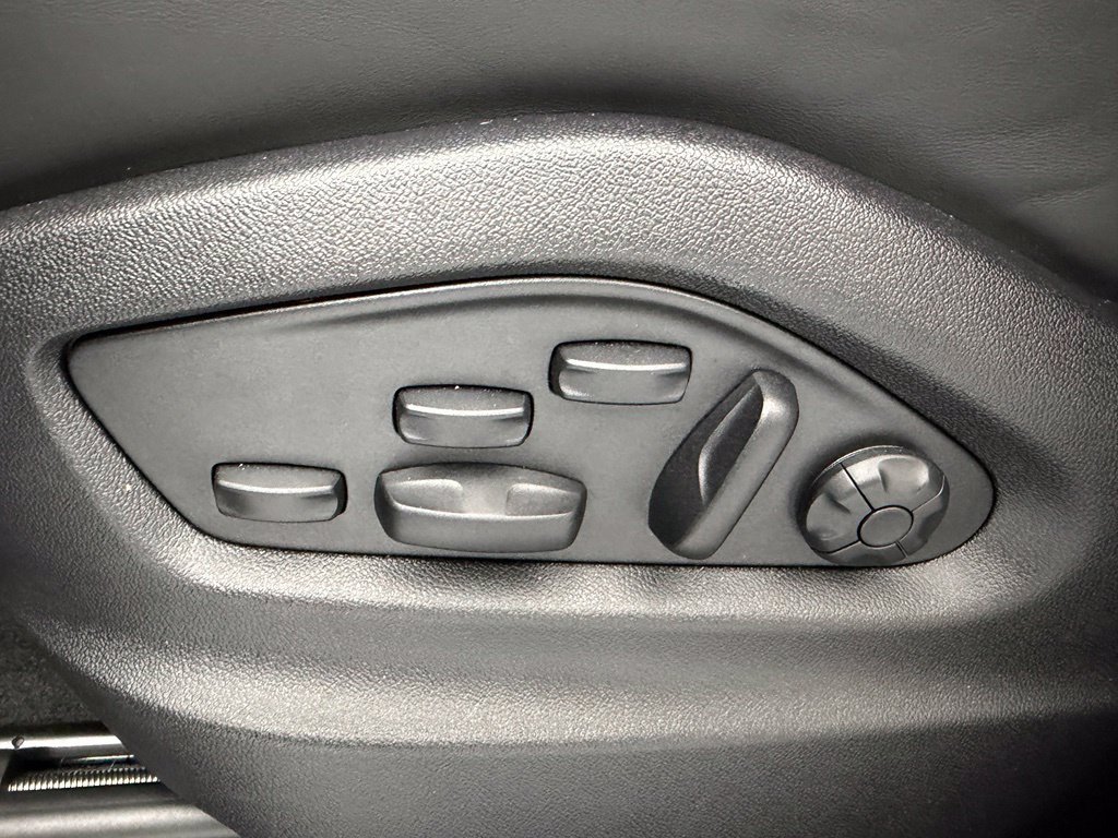 Certified 2022 Porsche Cayenne E-Hybrid AWD/4WD image 25