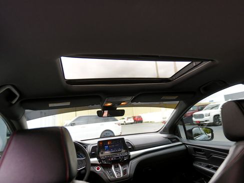 Used 2023 Honda Odyssey Sport image 13