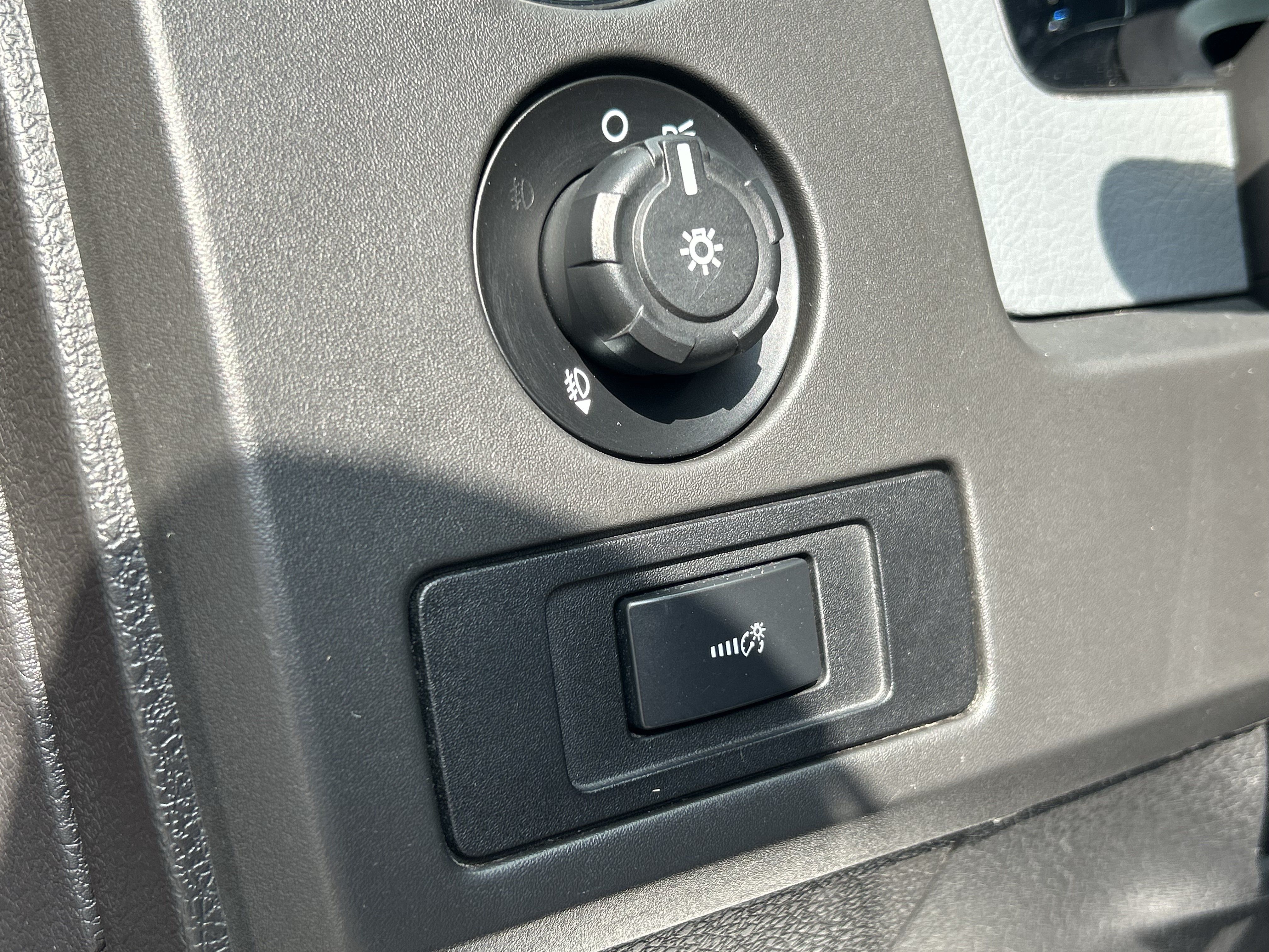 Used 2014 Ford F150 XLT w/ Equipment Group 302A Luxury AWD/4WD image 17