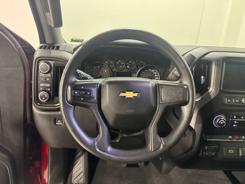 Used 2020 Chevrolet Silverado 1500 Custom w/ Custom Convenience Package AWD/4WD image 5