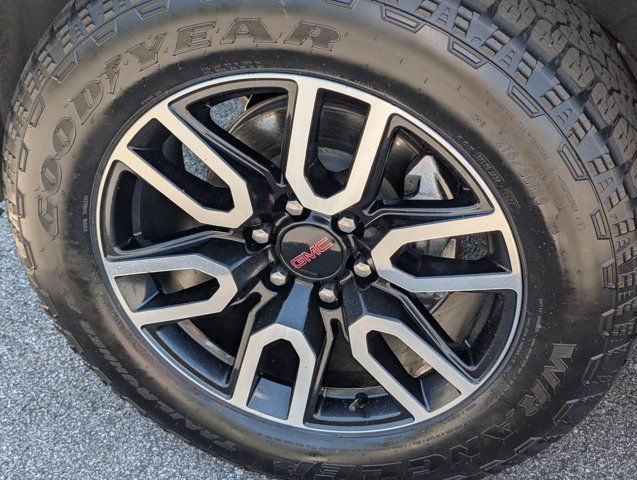 Used 2023 GMC Sierra 1500 AT4 w/ AT4 Premium Package AWD/4WD image 13