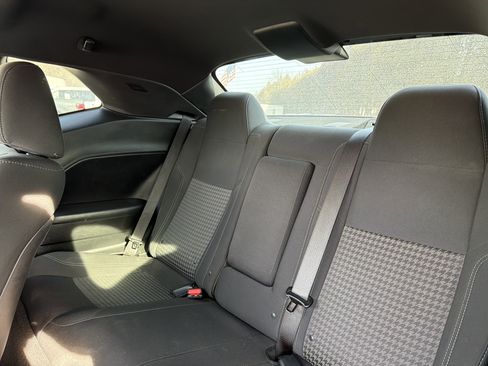 Used 2019 Dodge Challenger SXT image 24