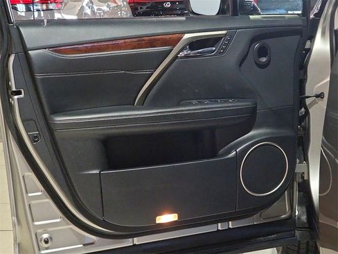 Used 2018 Lexus RX 450hL Premium image 16