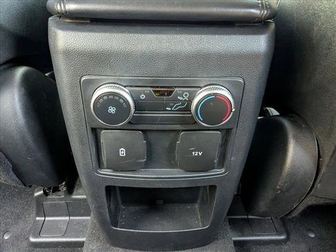 Used 2020 Ford Explorer XLT image 16