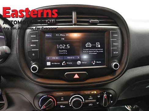 Used 2023 Kia Soul LX FWD image 11