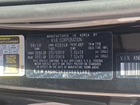 Used 2025 Kia Carnival EX FWD image 28