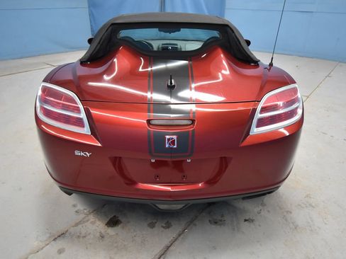 Used 2009 Saturn Sky Ruby Red image 32