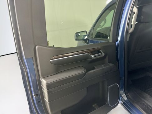 Used 2024 GMC Sierra 1500 Elevation image 25