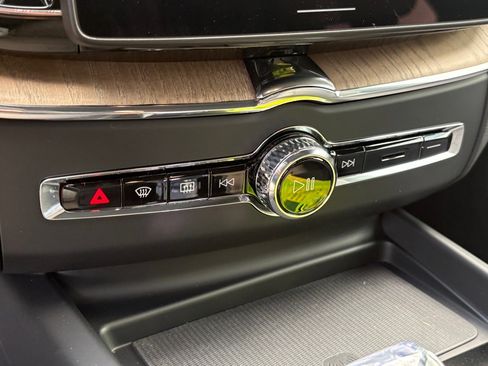 New 2026 Volvo XC60 B5 Plus w/ Protection Package Premier image 14