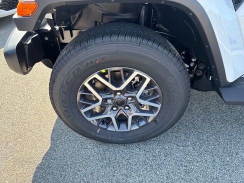 New 2026 Jeep Wrangler Unlimited Sahara AWD/4WD image 9