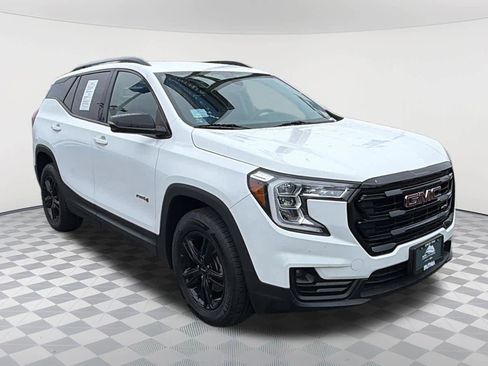 Used 2023 GMC Terrain AT4 AWD/4WD image 3