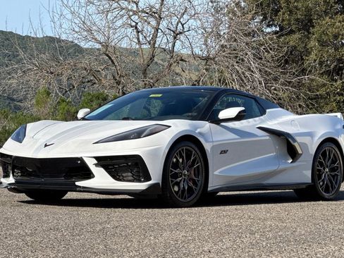 Certified 2023 Chevrolet Corvette Stingray w/ Z51 Performance Package image 8