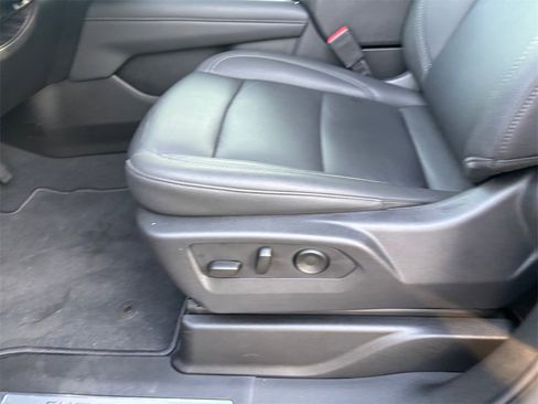 Certified 2025 Chevrolet Suburban Z71 w/ Z71 Off-Road Package image 24