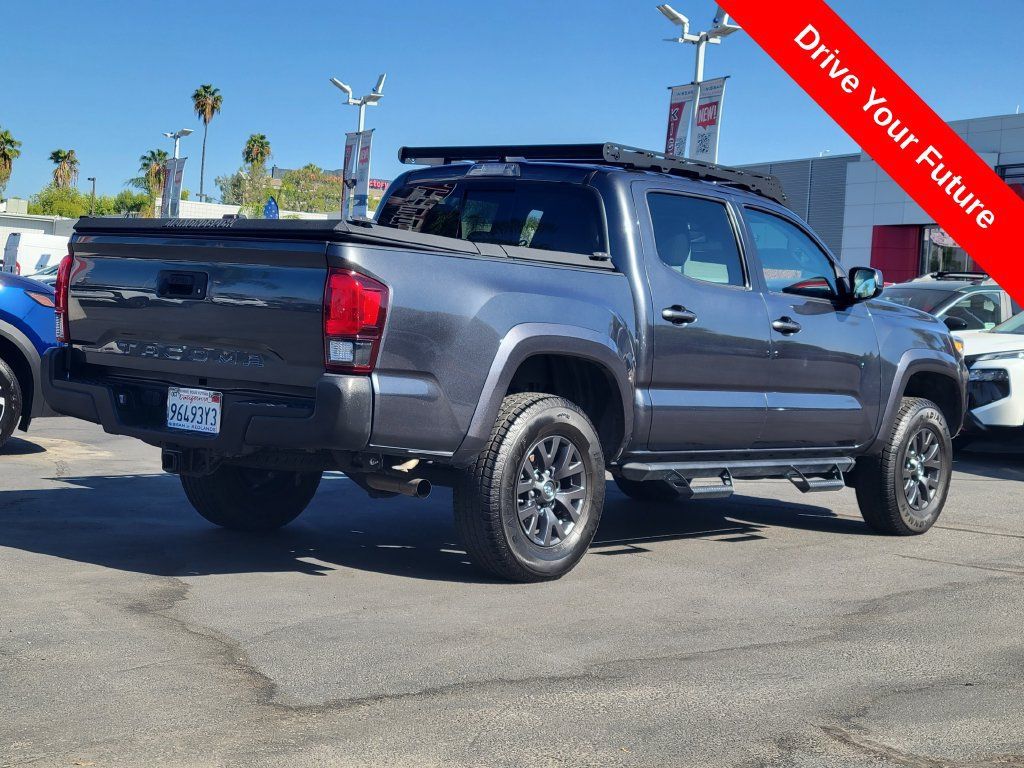 Used 2020 Toyota Tacoma SR5 RWD image 4