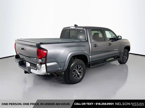 Used 2020 Toyota Tacoma SR5 AWD/4WD image 5