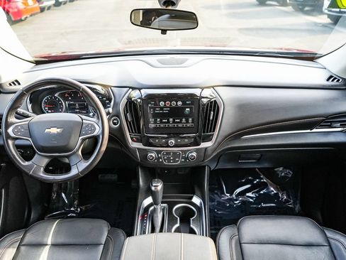 Used 2019 Chevrolet Traverse LT FWD image 12
