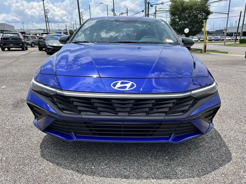 Certified 2025 Hyundai Elantra Sport FWD image 6