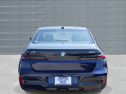 Used 2025 BMW i7 M70 image 4