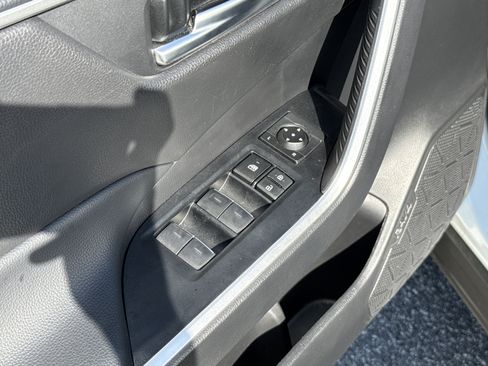 Used 2024 Toyota RAV4 XLE w/ Convenience Package FWD image 15