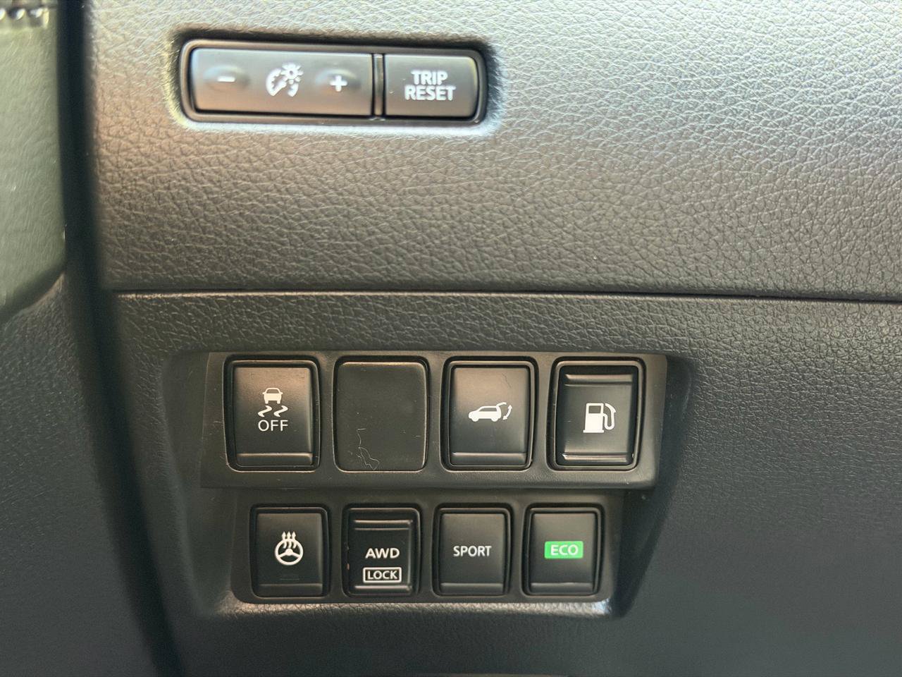 Used 2018 Nissan Rogue SV w/ Premium Package AWD/4WD image 24