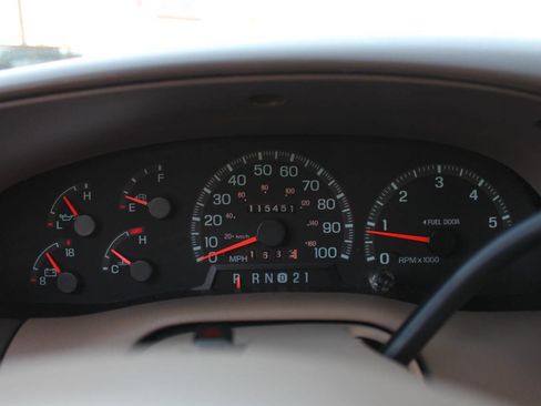 Used 1998 Ford Expedition XLT image 38