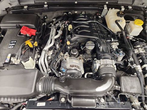 Used 2023 Jeep Gladiator Overland AWD/4WD image 29