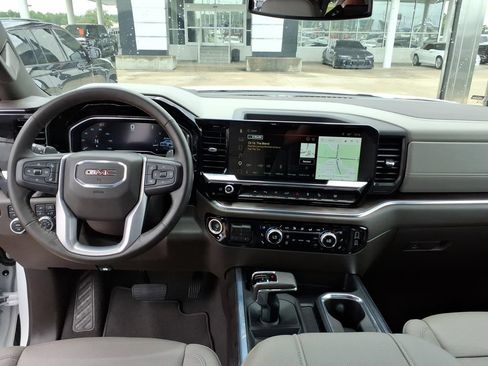 Used 2024 GMC Sierra 1500 SLT w/ SLT Premium Plus Package AWD/4WD image 22