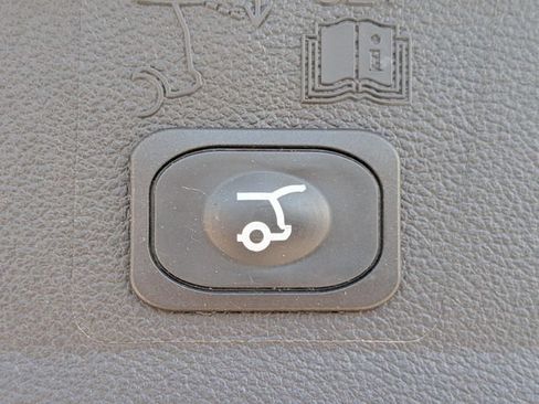Certified 2019 Ford Escape Titanium AWD/4WD image 18