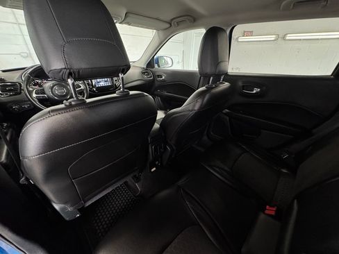 Used 2018 Jeep Compass Latitude w/ Popular Equipment Group AWD/4WD image 23