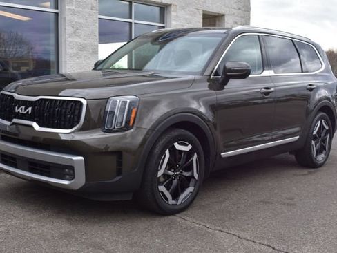 Used 2023 Kia Telluride EX X-Line image 17
