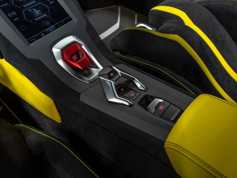 Used 2022 Lamborghini Huracan STO RWD image 59