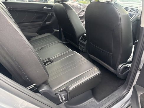 Used 2024 Volkswagen Tiguan SE image 10