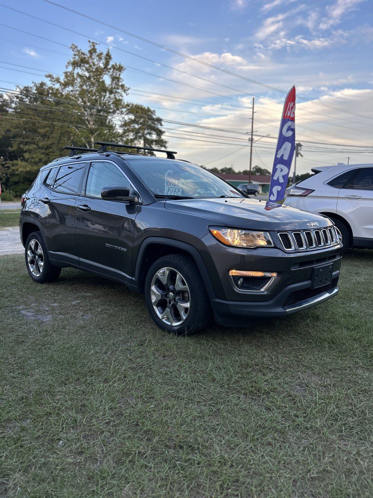 Used 2019 Jeep Compass Limited w/ Safety & Security Group AWD/4WD image 2