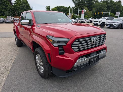 Used 2025 Toyota Tacoma Limited AWD/4WD image 8