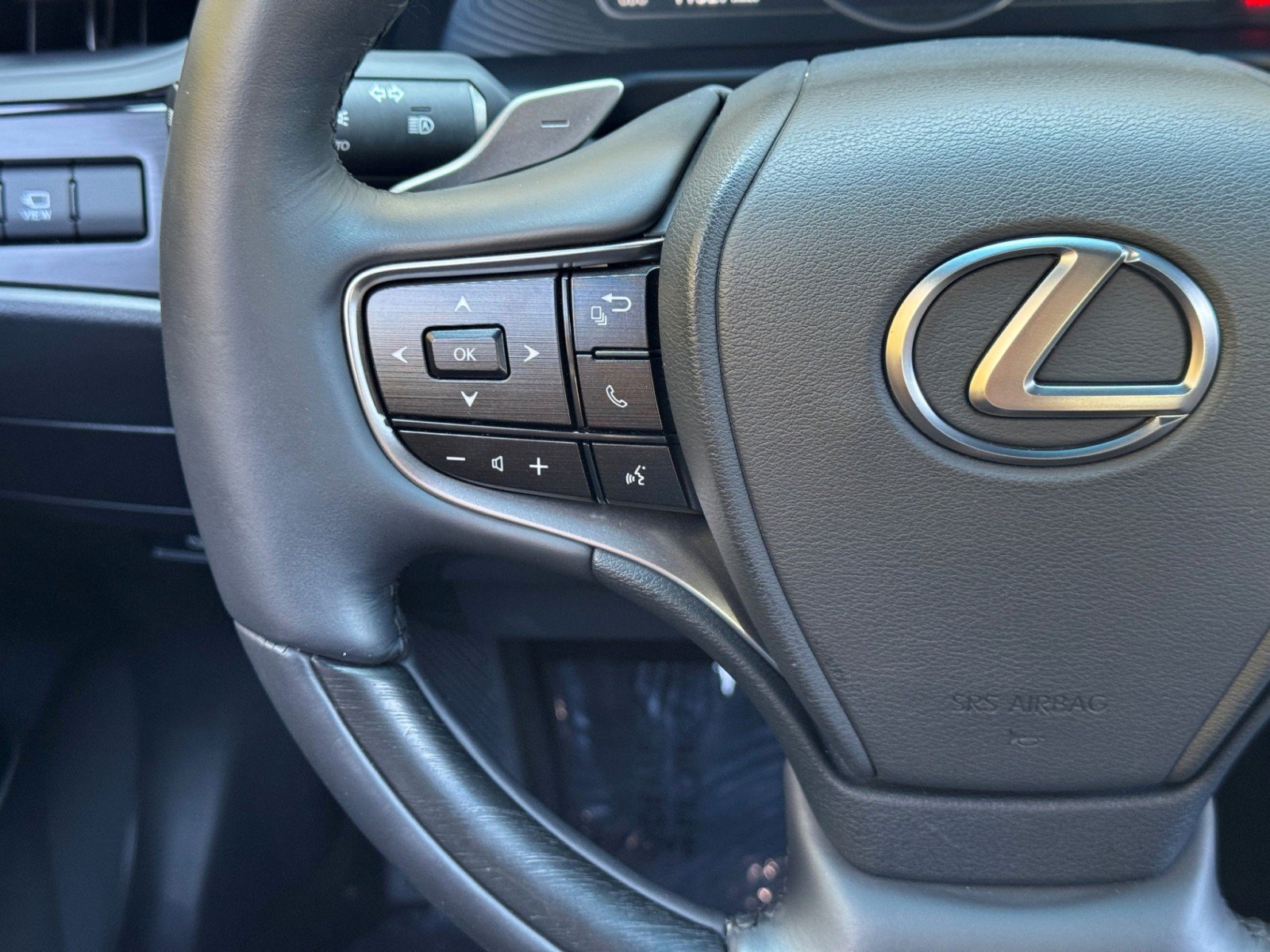 Used 2024 Lexus ES 300h Ultra Luxury w/ Accessory Package (Z2) FWD image 22