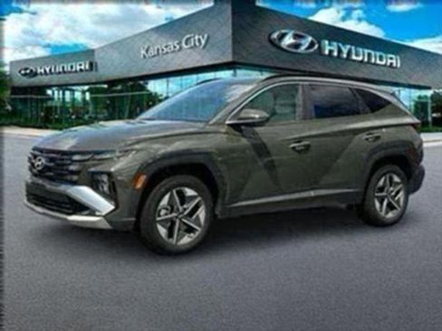 Certified 2025 Hyundai Tucson SEL image 2