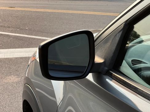 Used 2020 Nissan Kicks S FWD image 13