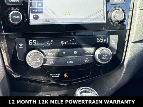 Used 2017 Nissan Rogue SV w/ SV Premium Package image 21