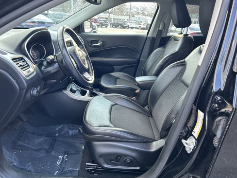 Used 2019 Jeep Compass Latitude w/ Popular Equipment Group image 14