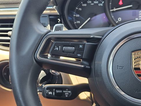 Certified 2026 Porsche Macan AWD/4WD image 28