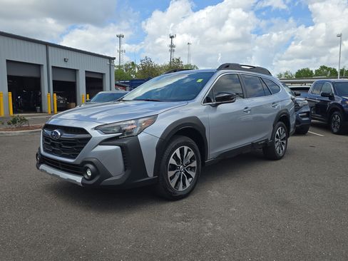 Used 2025 Subaru Outback Limited w/ Tech Package 3 AWD/4WD image 4