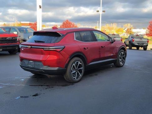 New 2026 Chevrolet Equinox EV LT image 3