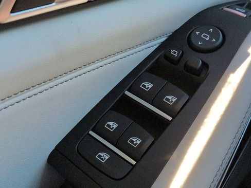 New 2026 BMW X5 xDrive40i w/ Executive Package image 24