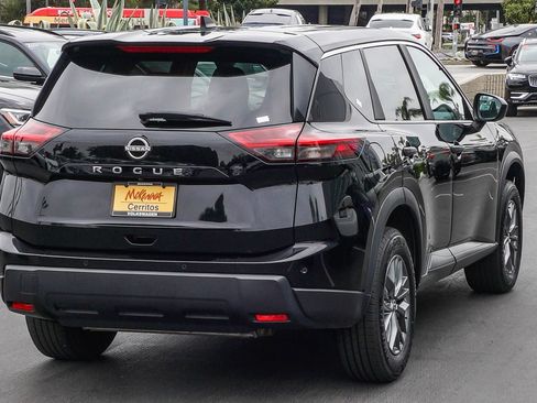 Used 2024 Nissan Rogue S FWD image 6