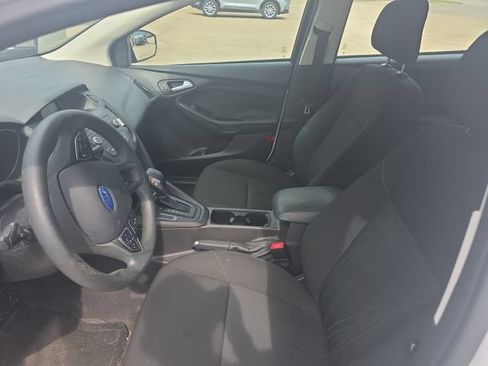 Used 2018 Ford Focus SE FWD image 13