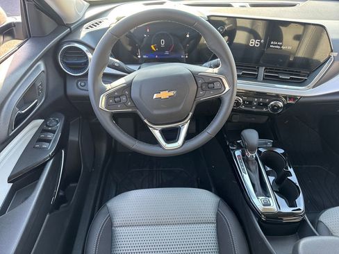 New 2026 Chevrolet Trax LT w/ LT Convenience Package FWD image 13