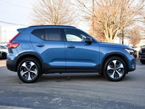 Certified 2025 Volvo XC40 B5 Plus image 8