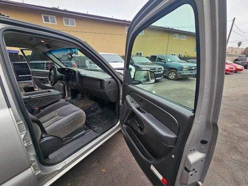 Used 2006 Chevrolet Silverado 1500 LS image 12