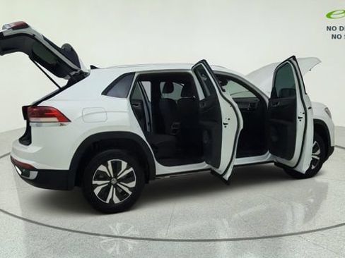 Used 2026 Volkswagen Atlas Cross Sport SE AWD/4WD image 9